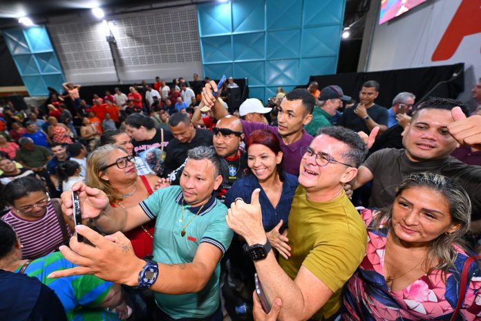 David Almeida apresenta balanço da gestão a mil lideranças no Amazonas